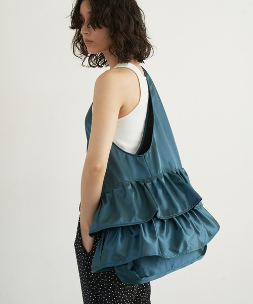 Aunt Marie's（アントマリーズ）の「ティアードフリルサテンビッグトート / 大容量 / A4収納可能（トートバッグ・レディース・ベージュ/ブラック/ブルー・FREE）」の18枚目の写真