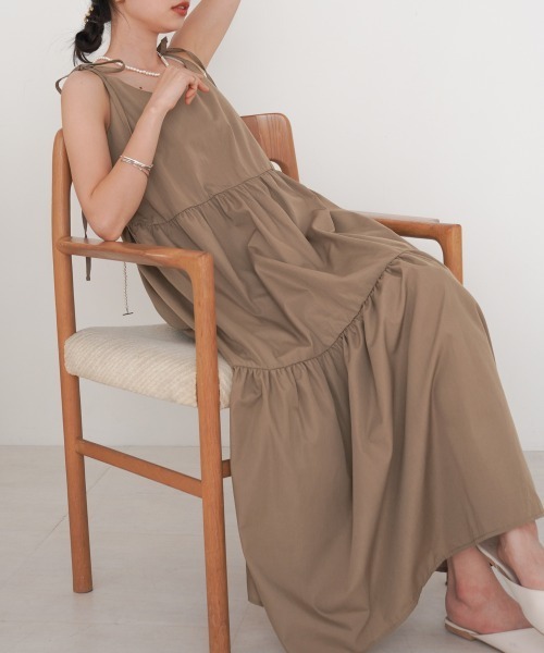 Bab（バブ）の「リボンストラップティアードワンピース（ワンピース・レディース・チャコールグレー/ベージュ/モカ/ライトカーキ/ブラック・M）」の15枚目の写真