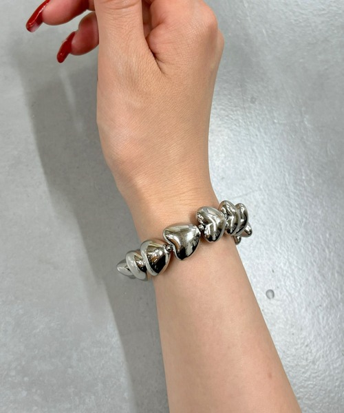 WHO'S WHO gallery（フーズフーギャラリー）の「キュービックハートブレス（ブレスレット・レディース・シルバー・FREE）」の2枚目の写真