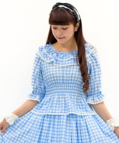 axes femme(アクシーズファム)の「フリル襟シャーリングブラウス(シャツ/ブラウス・レディース・ホワイト/サックスブルー/ワイン/ブラック・MEDIUM)」の2枚目の写真