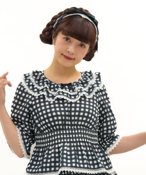 axes femme(アクシーズファム)の「フリル襟シャーリングブラウス(シャツ/ブラウス・レディース・ホワイト/サックスブルー/ワイン/ブラック・MEDIUM)」の3枚目の写真