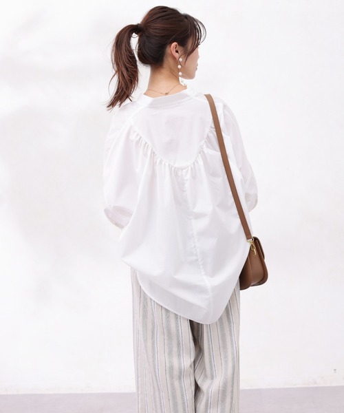 Chez toi（シェトワ）の「バックギャザースキッパーシャツ（シャツ/ブラウス・レディース・パープル/キャメル/オフホワイト/アイボリー・FREE）」の20枚目の写真