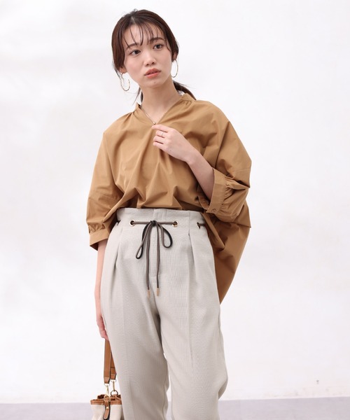 Chez toi（シェトワ）の「バックギャザースキッパーシャツ（シャツ/ブラウス・レディース・パープル/キャメル/オフホワイト/アイボリー・FREE）」の10枚目の写真