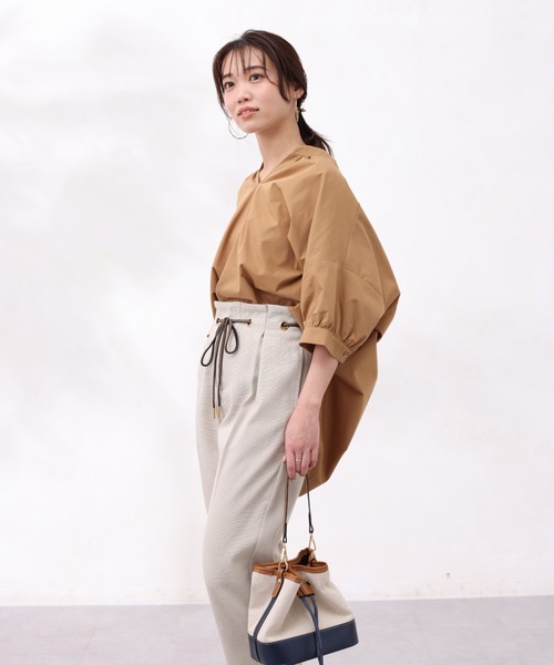 HER. バックギャザーブラウス　新品タグあり 未使用・タグ付】HER. バックギャザーブラウス 2024SS - メルカリ