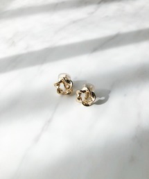 TIMELESS&THREE | メタルウェーブサークルイヤリング(イヤリング)