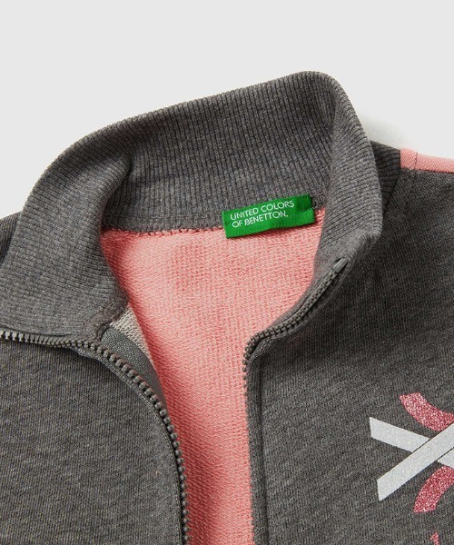 BENETTON (UNITED COLORS OF BENETTON)（ベネトンユナイテッドカラーズオブベネトン）の「キッズグリッタープリントジップアップトレーナーG（スウェット・キッズ・ピンク系その他/ライトパープル/グレー×ピンク/ネイビー・SMALL/LARGE/XX-LARGE/X-LARGE/MEDIUM）」の9枚目の写真