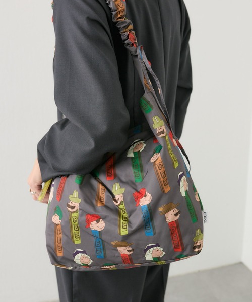 ear PAPILLONNER（イアパピヨネ）の「【PEZ(ペッツ)× ear】クロスショルダーバッグ/シャーリングリボン/ホーボーバッグ（ショルダーバッグ・レディース・カーキ/ブラック/ベージュ/グレー・FREE）」の5枚目の写真