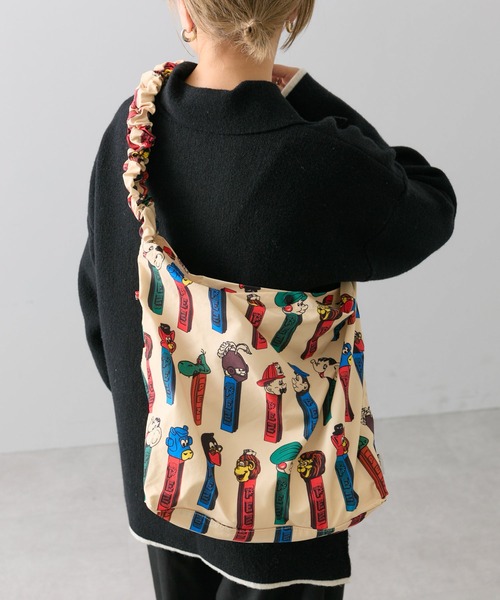 ear PAPILLONNER（イアパピヨネ）の「【PEZ(ペッツ)× ear】クロスショルダーバッグ/シャーリングリボン/ホーボーバッグ（ショルダーバッグ・レディース・カーキ/ブラック/ベージュ/グレー・FREE）」の6枚目の写真