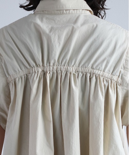 cepo（セポ）の「バックシャーリングフレンチシャツ（シャツ/ブラウス・レディース・オフホワイト/ブラウン/グリーン・M）」の21枚目の写真