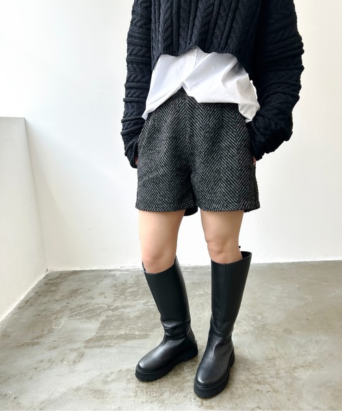 Meli rich（メリーリッチ）の「ヘリンボーンショートパンツ（その他パンツ・レディース・ブラック/グレー・MEDIUM）」の8枚目の写真