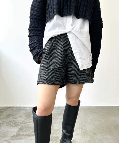 Meli rich（メリーリッチ）の「ヘリンボーンショートパンツ（その他パンツ・レディース・ブラック/グレー・MEDIUM）」の22枚目の写真