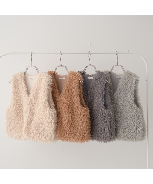 Lycee mine（リセマイン）の「フェイクファーベスト（ベスト・キッズ・ベージュ/チャコール/グレー/アイボリー・L(130-140)/M(110-120)）」の21枚目の写真