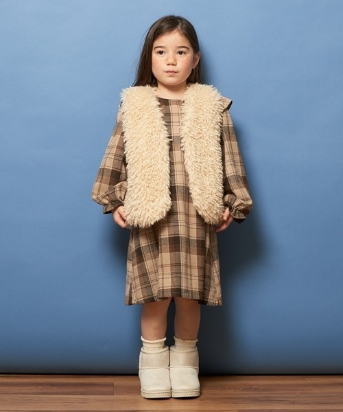 Lycee mine（リセマイン）の「フェイクファーベスト（ベスト・キッズ・ベージュ/チャコール/グレー/アイボリー・L(130-140)/M(110-120)）」の10枚目の写真