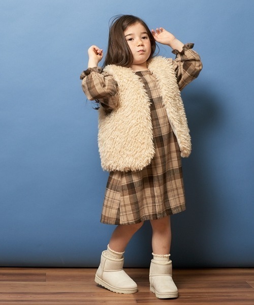 Lycee mine（リセマイン）の「フェイクファーベスト（ベスト・キッズ・ベージュ/チャコール/グレー/アイボリー・L(130-140)/M(110-120)）」の11枚目の写真