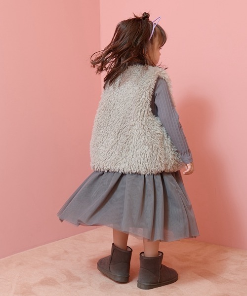 Lycee mine（リセマイン）の「フェイクファーベスト（ベスト・キッズ・ベージュ/チャコール/グレー/アイボリー・L(130-140)/M(110-120)）」の15枚目の写真