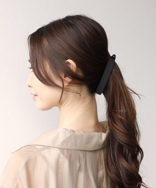 Three Four Time（ｽﾘｰﾌｫｰﾀｲﾑ）の「マットカラーワイドバナナクリップ（バレッタ/ヘアクリップ・レディース・ブラック/ベージュ・FREE）」の10枚目の写真