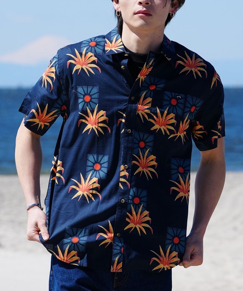 BILLABONG(ビラボン)の「BILLABONG/ビラボン 半袖シャツ ボタニカル柄 薄手 BE011-123(シャツ/ブラウス・メンズ・ネイビー/グレイッシュベージュ・M/L)」の2枚目の写真