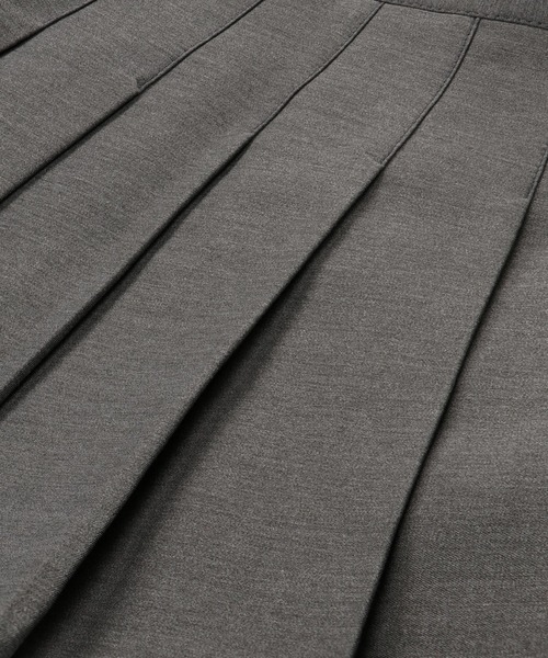 SPINNS（スピンズ）の「チェーンベルト付き プリーツミニスカート（スカート・レディース・ブラック/チャコール・ONESIZE）」の8枚目の写真