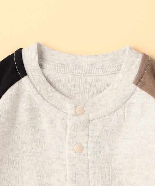 COMME CA ISM（コムサイズム）の「ロゴプリント長袖ツーウェイオール（ロンパース・キッズ・ラベンダー/オートミール・60-80cm）」の13枚目の写真