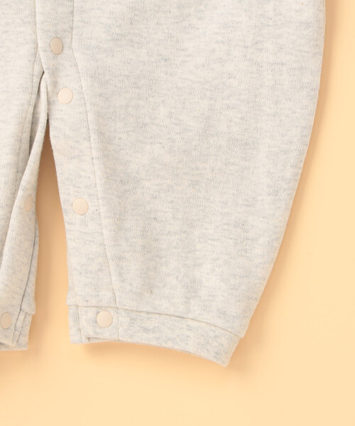 COMME CA ISM（コムサイズム）の「ロゴプリント長袖ツーウェイオール（ロンパース・キッズ・ラベンダー/オートミール・60-80cm）」の16枚目の写真