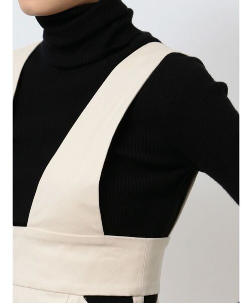 LAGUNAMOON(ラグナムーン)の「サイドカットアウトジャンパースカート(ジャンパースカート・レディース・アイボリー/ブラック・SMALL/MEDIUM)」の8枚目の写真