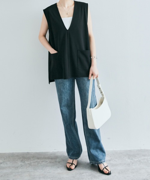 kirakiraShop(キラキラショップ)の「もっちもちの触り心地がやみつき。「mochiz」全方向 ストレッチ 深Vネック ベスト(ベスト・レディース・ブラック/ライトグレー/ネイビー/ライトベージュ/チャコール/オリーブ/グリーン系その他/ブルーグレー・M/L)」の14枚目の写真
