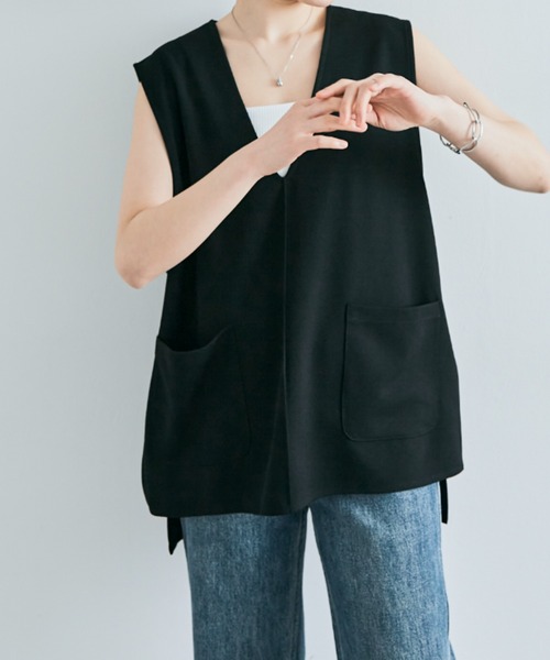 kirakiraShop(キラキラショップ)の「もっちもちの触り心地がやみつき。「mochiz」全方向 ストレッチ 深Vネック ベスト(ベスト・レディース・ブラック/ライトグレー/ネイビー/ライトベージュ/チャコール/オリーブ/グリーン系その他/ブルーグレー・M/L)」の16枚目の写真