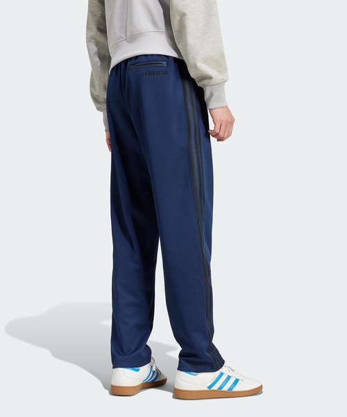 再値下げ！アディダス オリジナルスのプレミアム・トラックパンツ adidas（アディダス）の「プレミアム トラックパンツ / アディダス