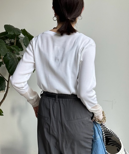 DouDou(ドゥドゥ)の「袖シアー切替リブロンTEE(Tシャツ/カットソー・レディース・ブラック/ライトグレー/オフホワイト・FREE)」の13枚目の写真