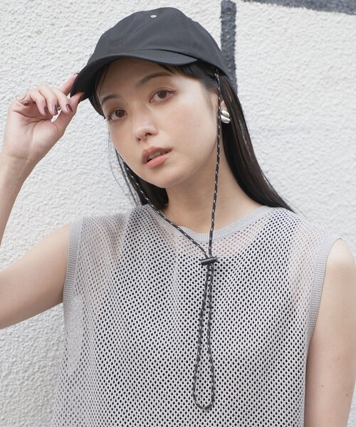 FREAK'S STORE（フリークスストア）の「UVカットコード付き撥水キャップ（キャップ・レディース・ブラック/ベージュ・ONE SIZE）」の5枚目の写真
