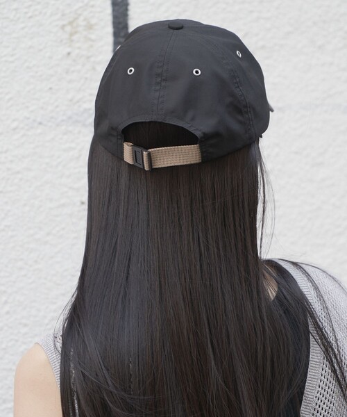 FREAK'S STORE（フリークスストア）の「UVカットコード付き撥水キャップ（キャップ・レディース・ブラック/ベージュ・ONE SIZE）」の7枚目の写真