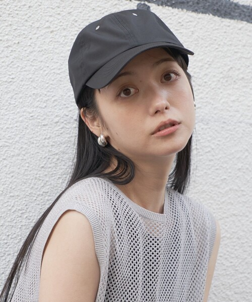 FREAK'S STORE（フリークスストア）の「UVカットコード付き撥水キャップ（キャップ・レディース・ブラック/ベージュ・ONE SIZE）」の8枚目の写真