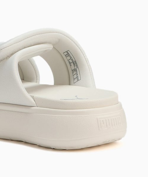 PUMA(プーマ)の「PUMA/プーマ レディース サンダル 厚底 WNS MAYU PUFFY SLIDES ウィメンズ マユ パフィー サンダル 399450(サンダル・レディース・ホワイト/ブラック・23.0cm/24.0cm/25.0cm)」の6枚目の写真