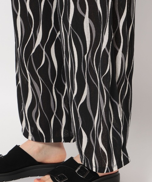 LEPSIM(レプシィム)の「楊柳柄イージーパンツ 987512(その他パンツ・レディース・ブルー/イエロー/オフホワイト/ブラック・FREE)」の7枚目の写真