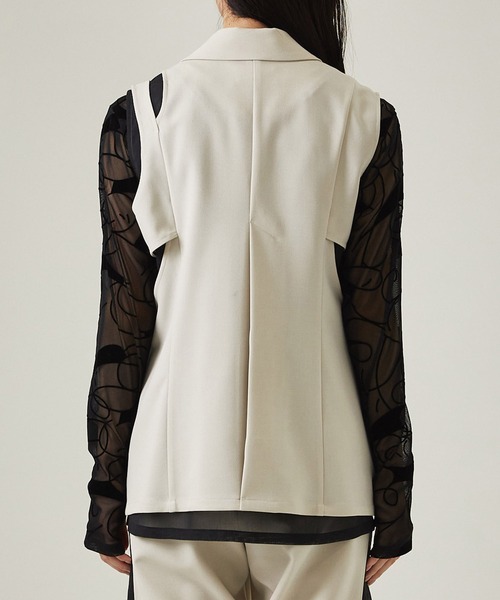 UNITED TOKYO（ユナイテッドトウキョウ）の「カッティングシアーコンビベスト- セットアップ 可-（ベスト・レディース・アイボリー/ブラック・FREE）」の13枚目の写真