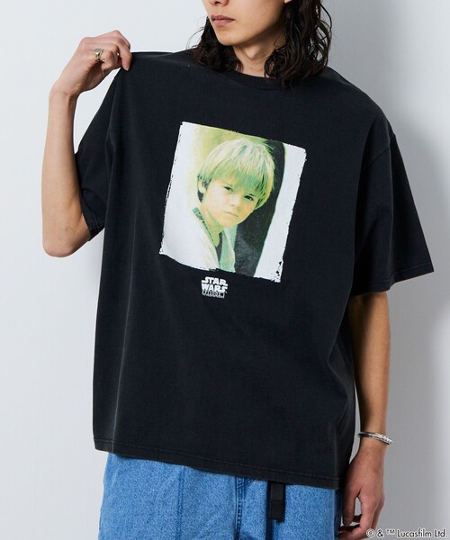 FREAK'S STORE（フリークスストア）の「FREAK’S STORE/フリークスストア STARWARS/スターウォーズ(UP) フロスト加工ショートスリーブTシャツ/半袖/リラックスフィット（Tシャツ/カットソー・メンズ・ホワイト/ブラック・MEDIUM/LARGE）」の3枚目の写真