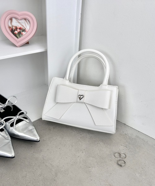 Loueme（ルエム）の「ビッグリボンハンドバッグ（ハンドバッグ・レディース・シルバー/アイボリー/その他2/その他1/ピンク・FREE）」の3枚目の写真