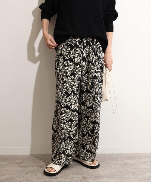 JOURNAL STANDARD relume(ジャーナルスタンダード レリューム)の「《WEB限定追加3》ベリープリントパンツ(スラックス・レディース・グリーン/ベージュ・FREE)」の2枚目の写真