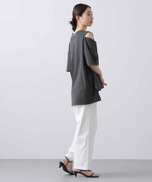 anana(アナナ)の「ショルダースリットカットソー(Tシャツ/カットソー・レディース・チャコールグレー/オフホワイト・FREE)」の10枚目の写真