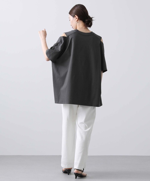 anana(アナナ)の「ショルダースリットカットソー(Tシャツ/カットソー・レディース・チャコールグレー/オフホワイト・FREE)」の9枚目の写真