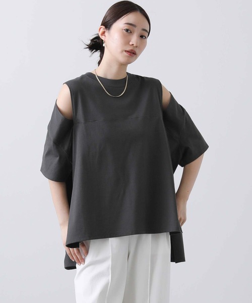 anana(アナナ)の「ショルダースリットカットソー(Tシャツ/カットソー・レディース・チャコールグレー/オフホワイト・FREE)」の6枚目の写真