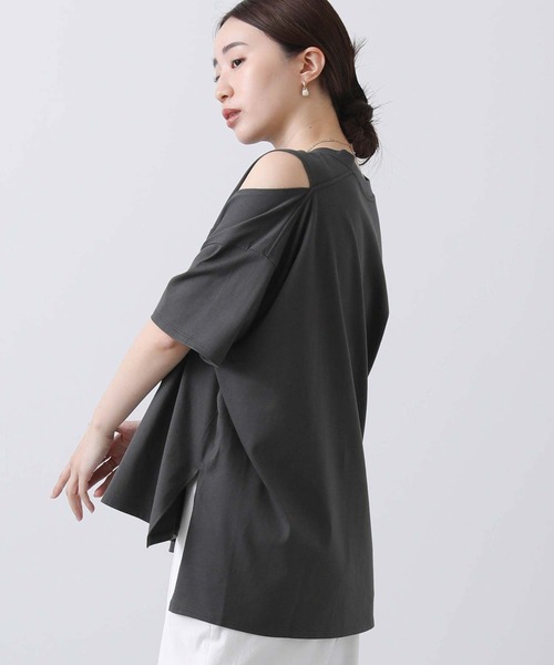 anana(アナナ)の「ショルダースリットカットソー(Tシャツ/カットソー・レディース・チャコールグレー/オフホワイト・FREE)」の5枚目の写真