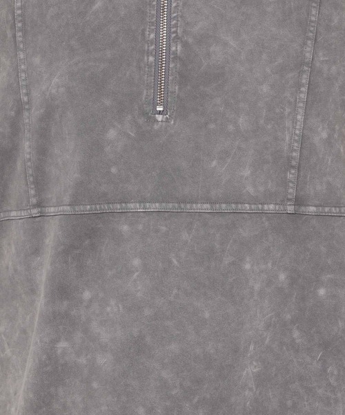 HARE(ハレ)の「ピグメントキリカエハーフZIPカットソー(HARE)(Tシャツ/カットソー・メンズ・ブラック/グレー/ブルー・SMALL/MEDIUM)」の4枚目の写真