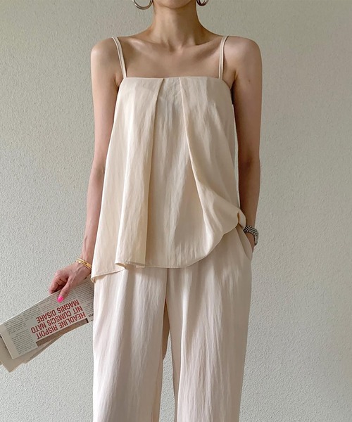 Doula Doula（ドゥーラドゥーラ）の「セットアップ キャミソール&パンツ 2点セット（セットアップ・レディース・ベージュ/ネイビー・FREE）」の6枚目の写真