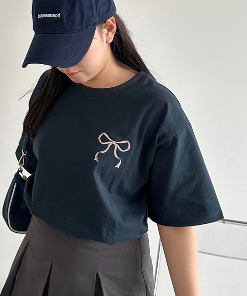 apres jour mignon(アプレジュールミニョン)の「リボン刺繍Tシャツ【ZOZOTOWN限定アイテム】(Tシャツ/カットソー・レディース・ネイビー/オフホワイト/ブラック・X-LARGE/フリー)」の9枚目の写真