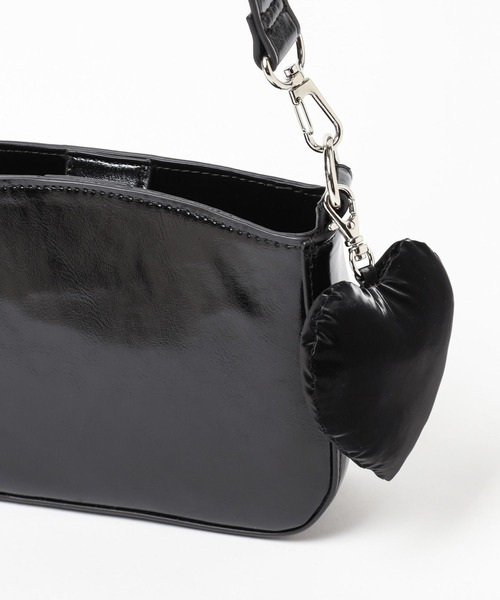 Me%（ミィパーセント）の「ハートチャーム付きポーチショルダー 126855（ショルダーバッグ・レディース・シルバー/ブラック・FREE）」の16枚目の写真