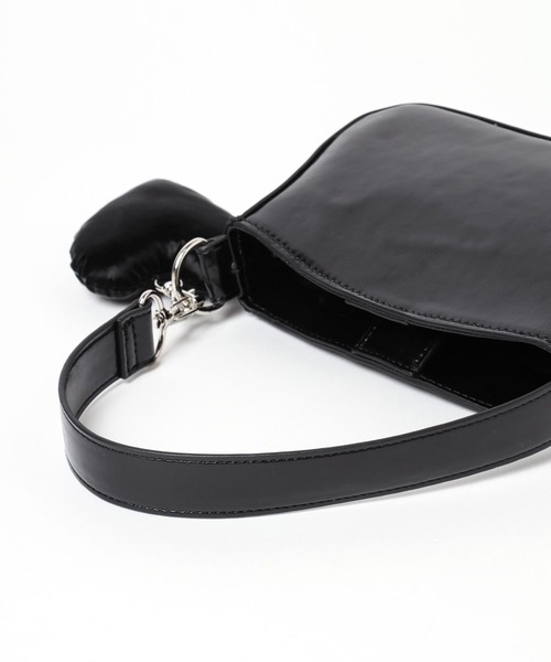 Me%（ミィパーセント）の「ハートチャーム付きポーチショルダー 126855（ショルダーバッグ・レディース・シルバー/ブラック・FREE）」の14枚目の写真