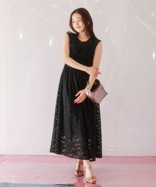 HEYUMM(ヘユム)の「ウエストマークシャーリングノースリーブワンピース(ワンピース・レディース・ベージュ/ブラック/ライトブルー・S/ONE)」の16枚目の写真