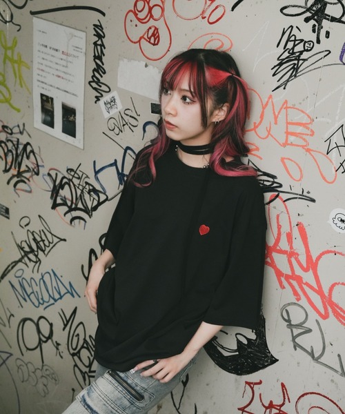 DEVICE(デバイス)の「コットン 100 プレーン ハート ワンポイント ビッグシルエット 刺繍T(Tシャツ/カットソー・レディース・ホワイト/ブラック・FREE)」の12枚目の写真