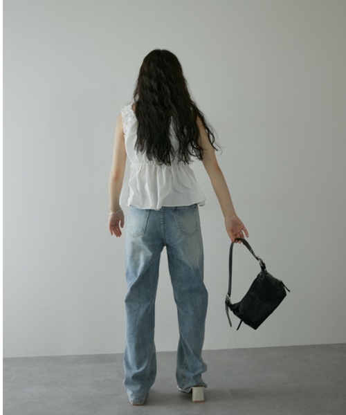 DRWCYS(ドロシーズ)の「ストレートワイドデニムパンツ(デニムパンツ・レディース・ブルー・MEDIUM/SMALL)」の4枚目の写真